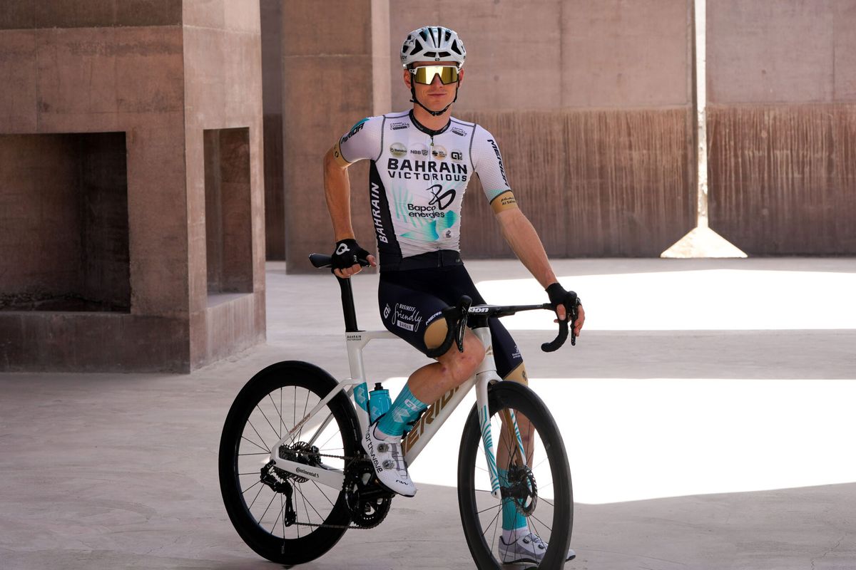 Bahrain Victorious dévoile un kit et des vélos blancs pour le Tour de France
