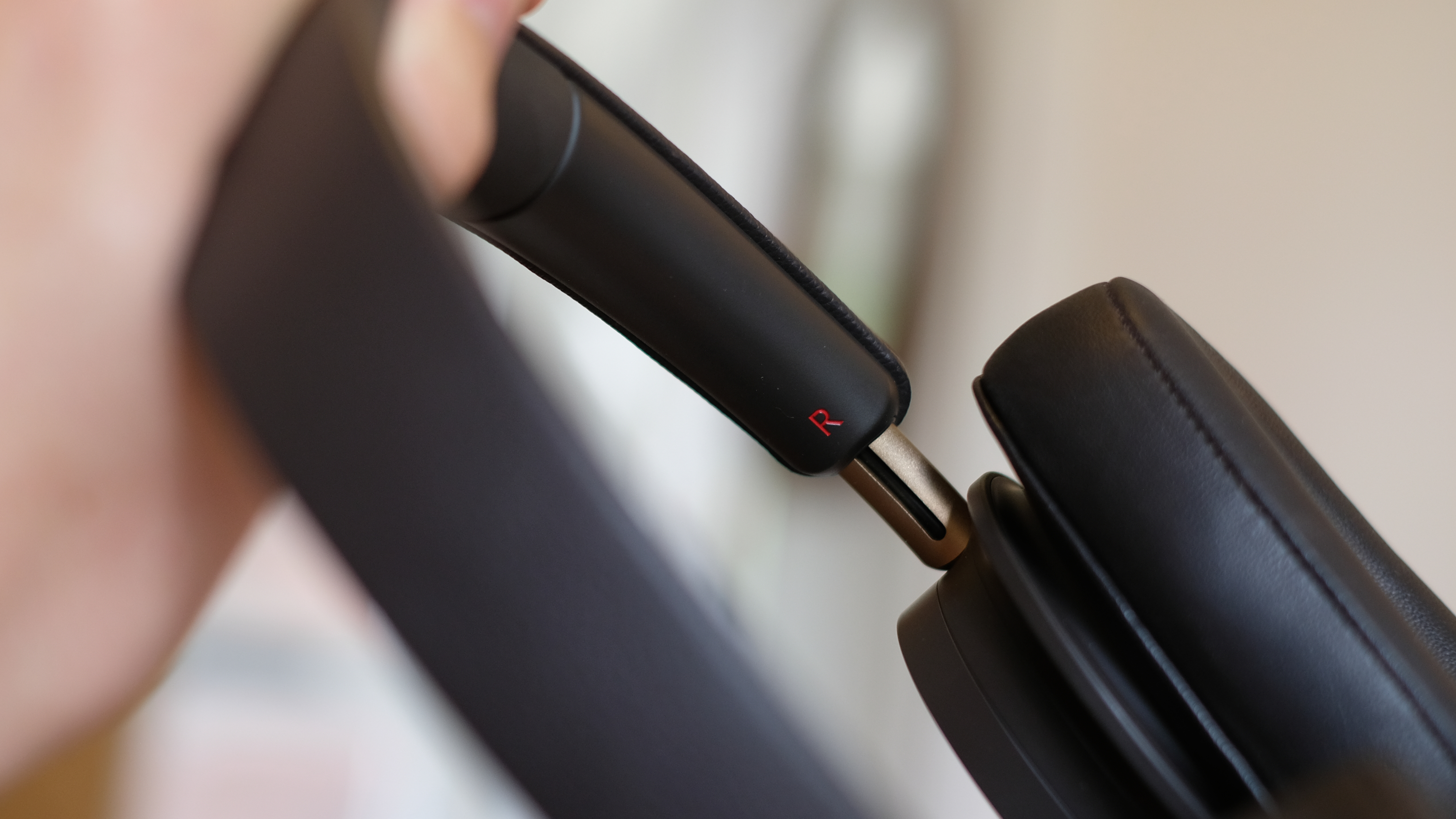 Photograph of DALI iO-12 headphones