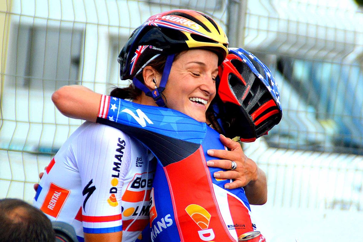 Lizzie Armitstead (Boels Dolmans) thanks teammate Megan Guarnier