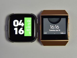 Fitbit Versa (left) versus Fitbit Ionic (right).