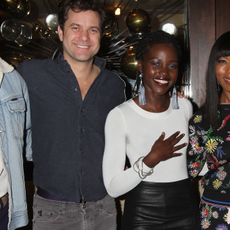 Anthony Edwards, Joshua Jackson, Lupita Nyong'o and Angela Bassett pose backstage at the new revival of the play "Children of a Lesser God" on Broadway at Studio 54 Theatre