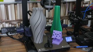 3D prints on a print bed