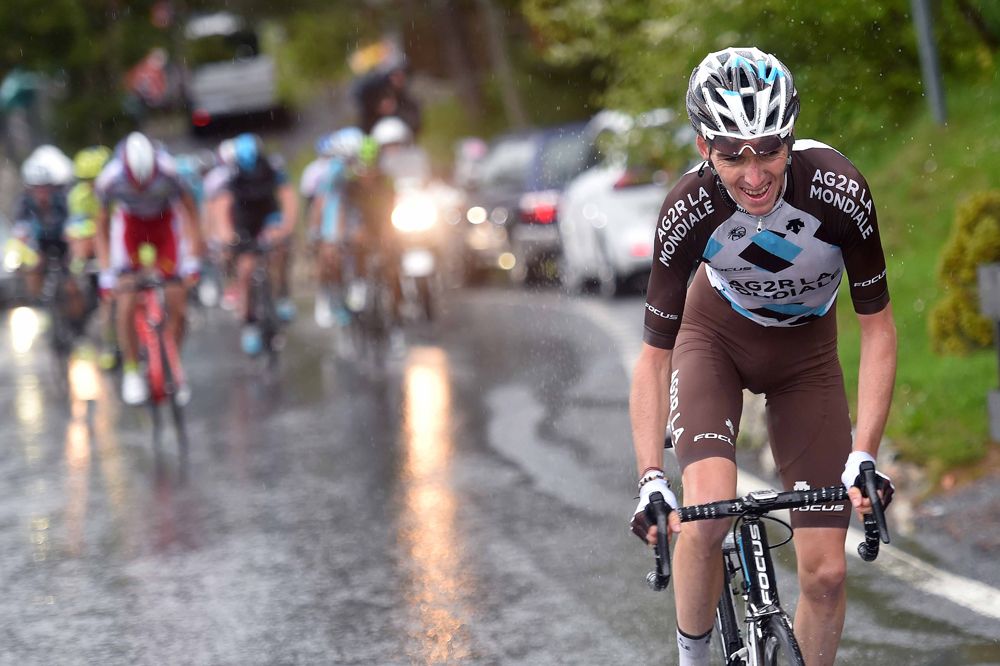 Romain Bardet (AG2R La Mondiale) attacks