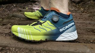 trail running shoes vs road running shoes: Scarpa trail runners