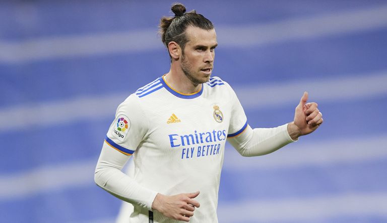 Bale thumbs up