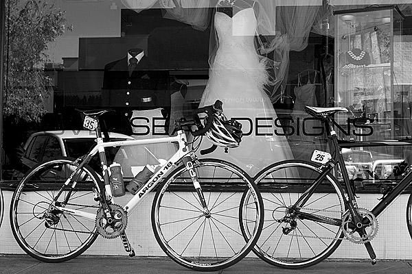 A happy marriage: Wedding shop in Mildura.
