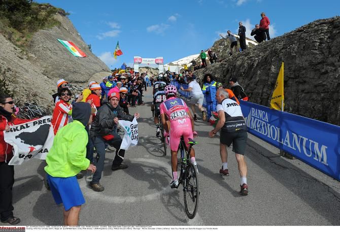 Nairo Quintana (Movistar) makes his way up the Monte Zoncolan