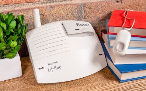 Philips Lifeline Medical Alert System Review - Pros And Cons | Top Ten ...