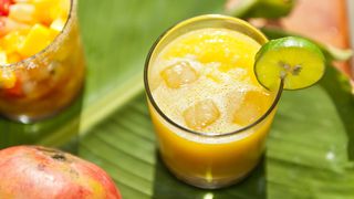 how to lose weight naturally: Orange juice