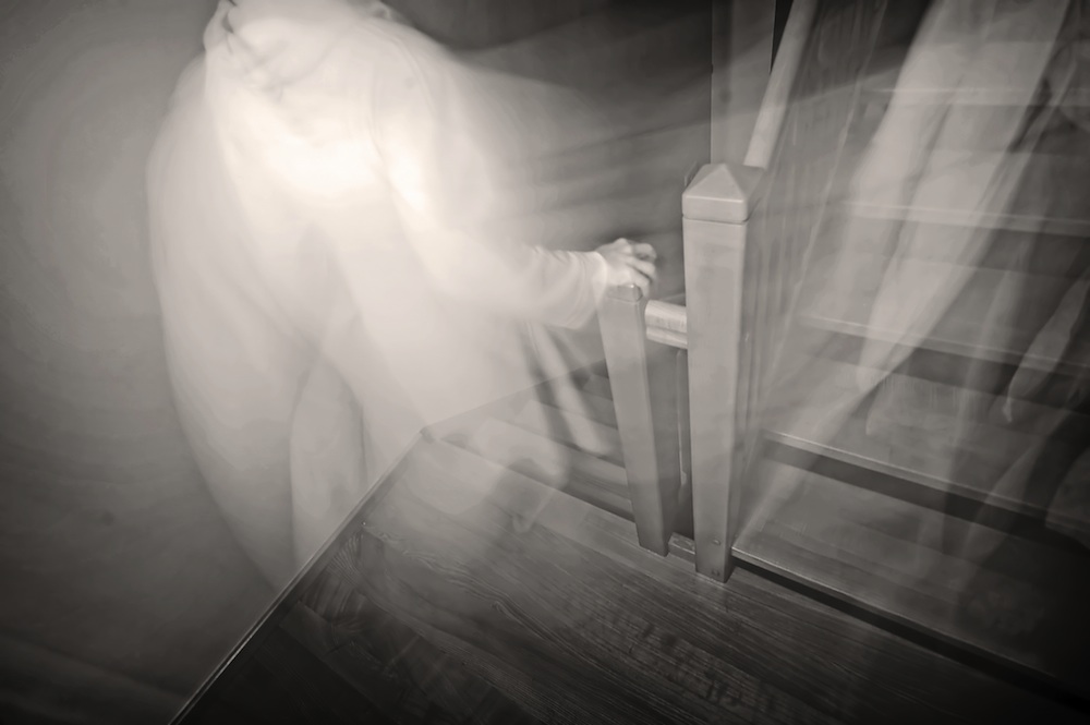 This Revealing Science Explains Why People See Ghosts 