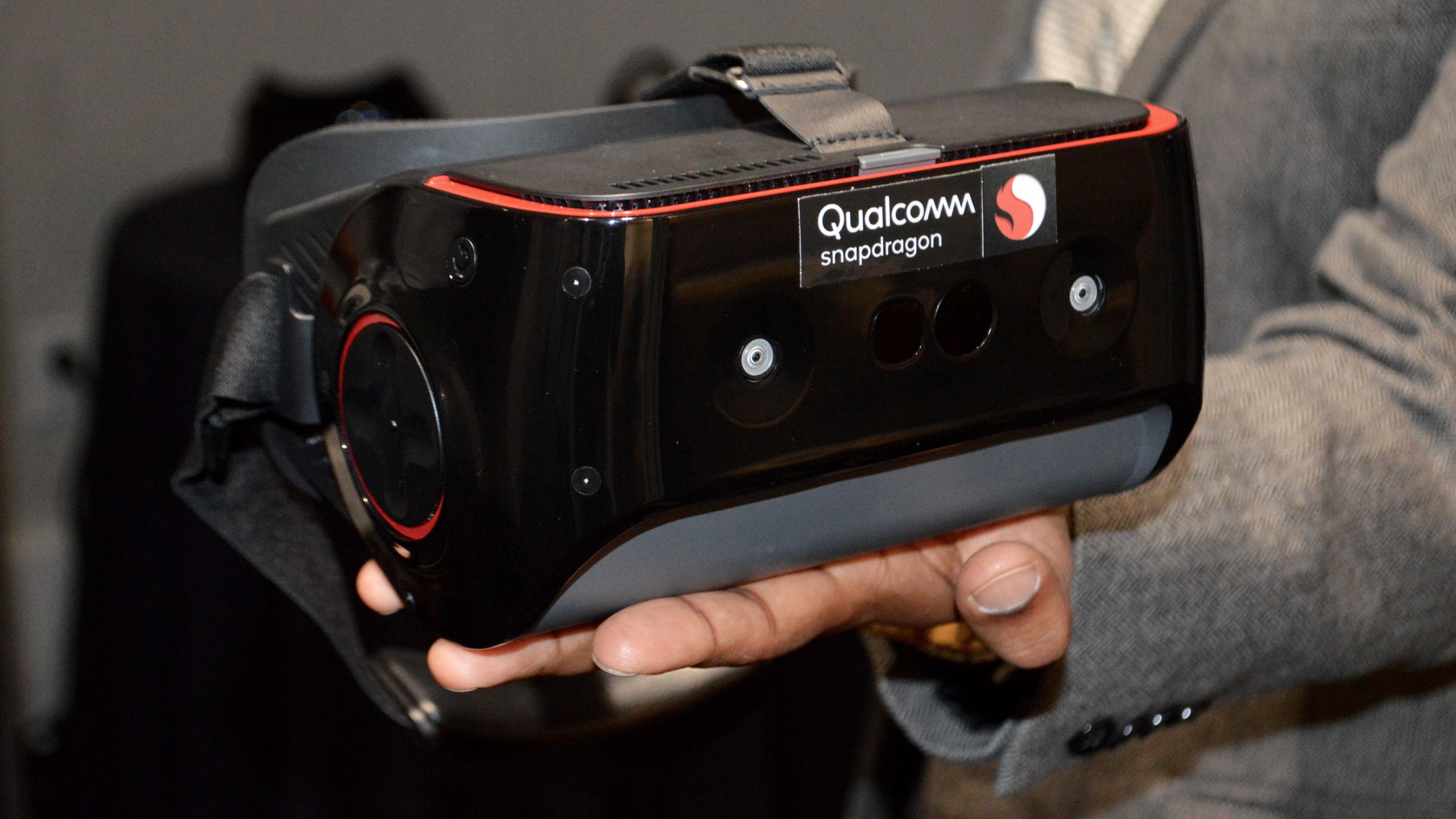 Vr Headset Reference Qualcomm's latest reference design headset takes standalone VR to the ...