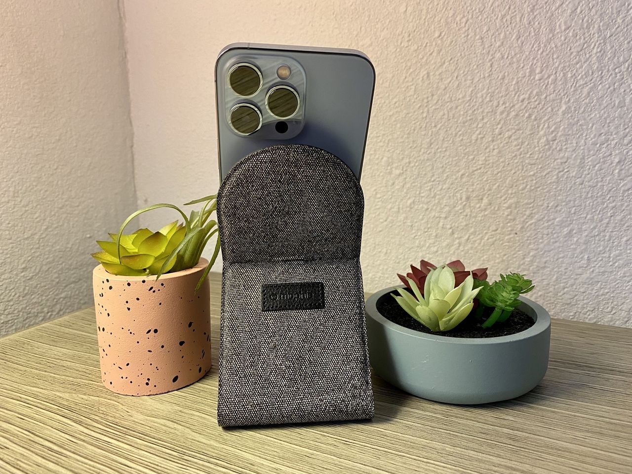 Mophie Magnetic Portable Stand Bare Iphone Back
