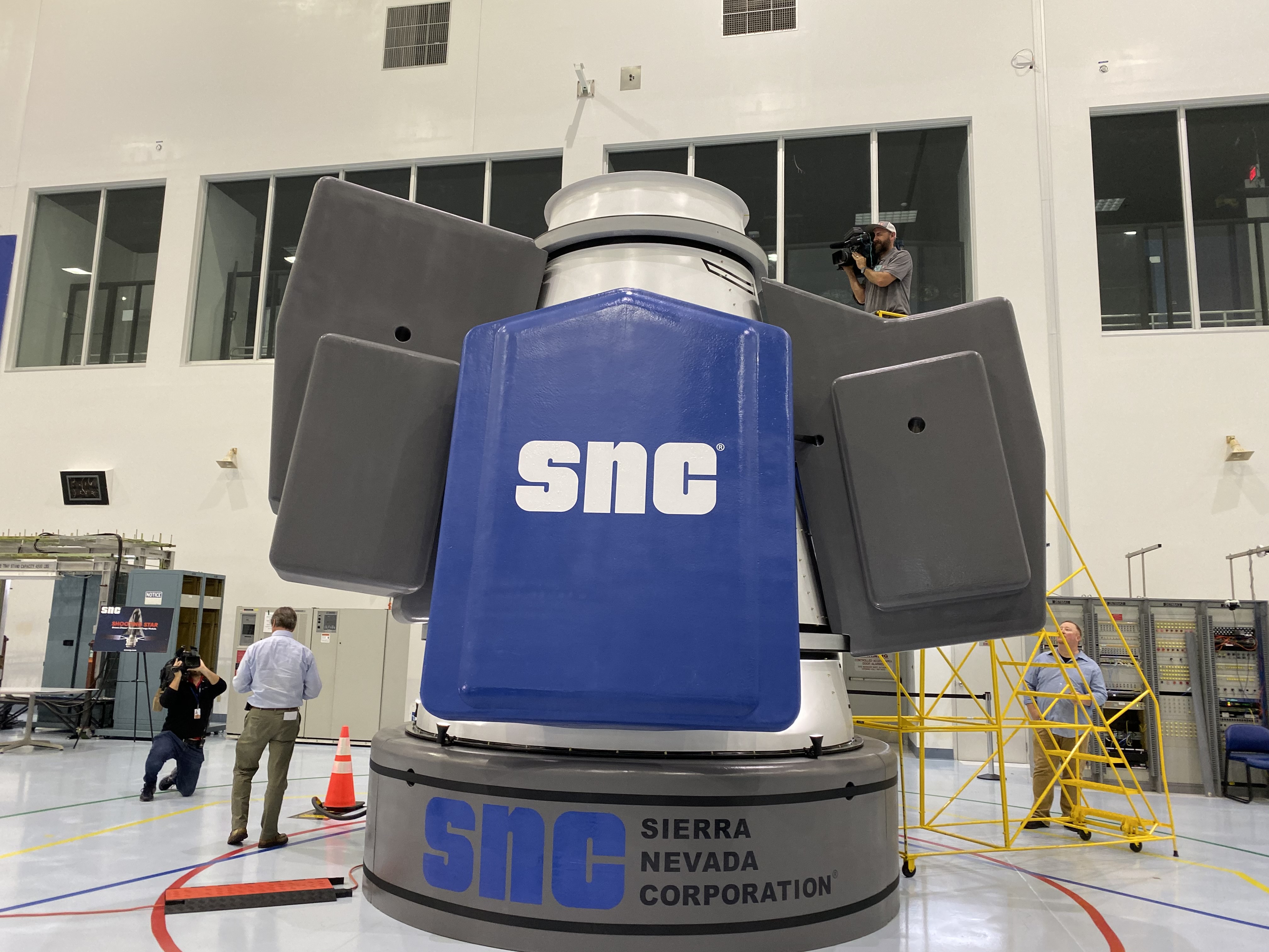 Sierra Nevada Unveils 'Shooting Star' Cargo Module for Dream Chaser ...