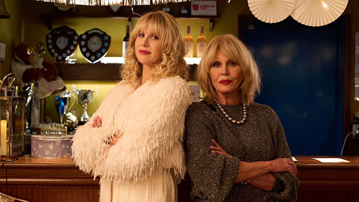 Lucy Punch (Amanda) and Joanna Lumley (Felicity)