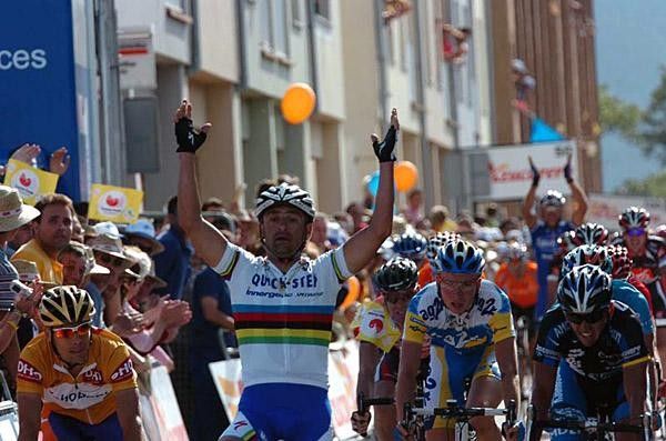 Paolo Bettini celebrates