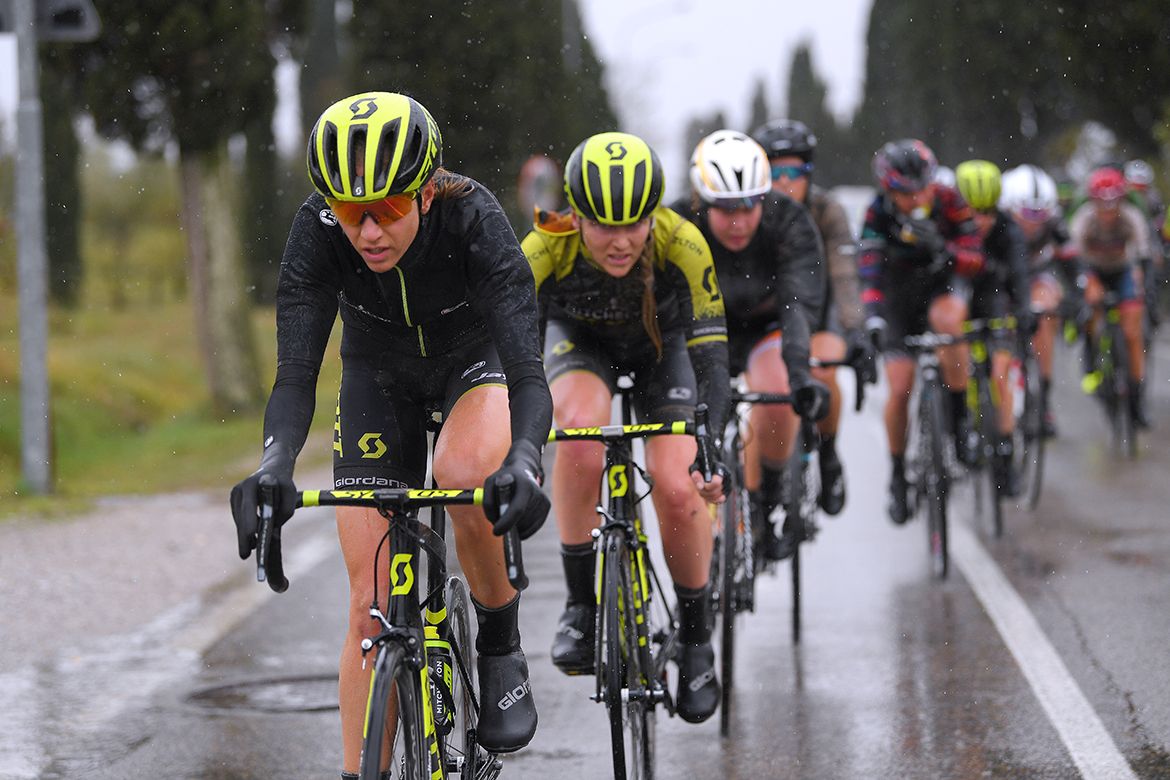 Mitchelton-Scott chasing down the three leaders