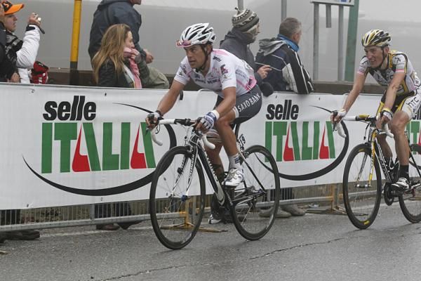 Richie Porte (Saxo Bank) heads toward the finish.