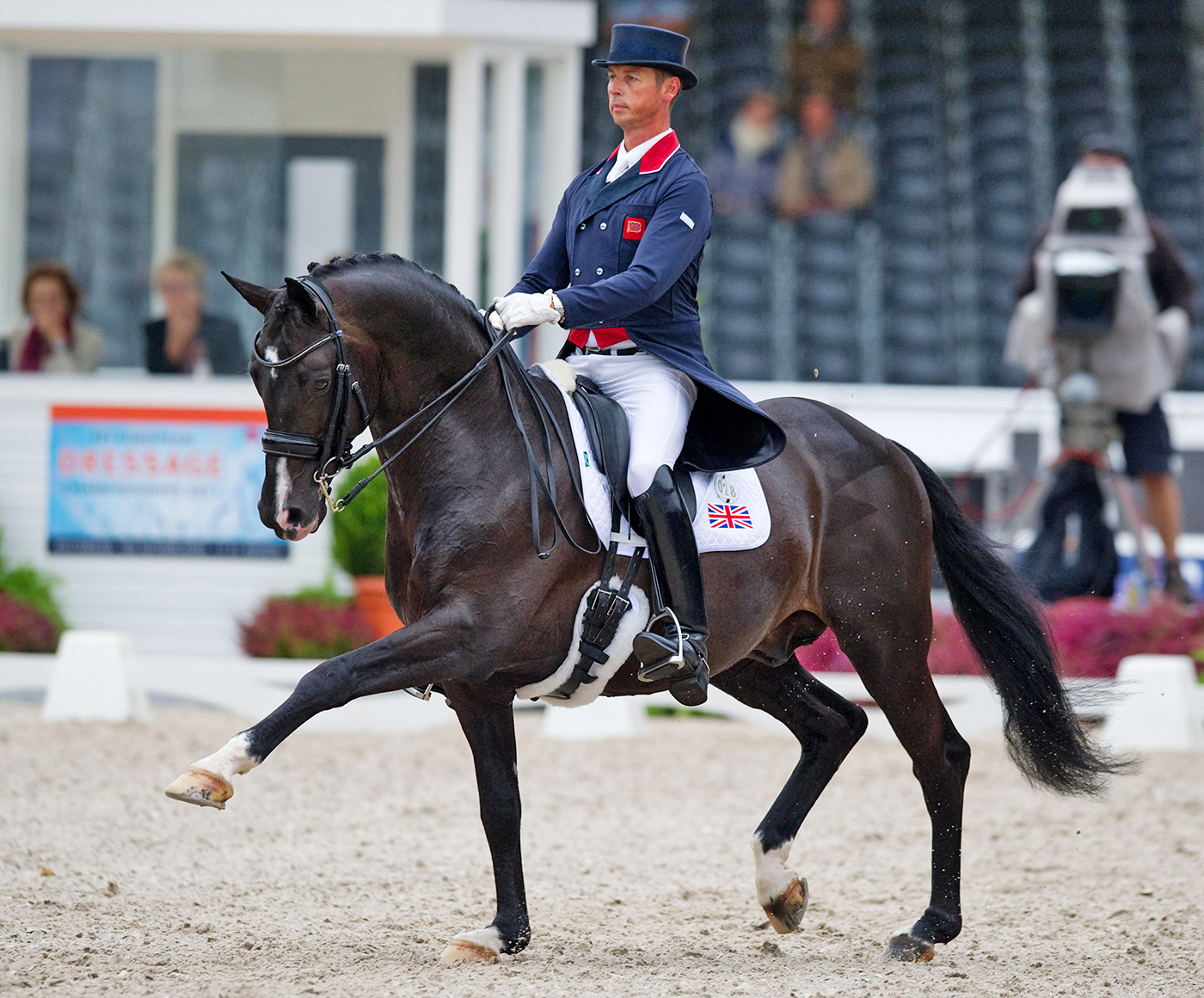 British dressage rider Carl Hester performs his skills with his horse Uthopia during the team competition of the FEI European Dressage Championships in Rotterdam, The Netherlands, 18 August 2011. Photo: Uwe Anspach