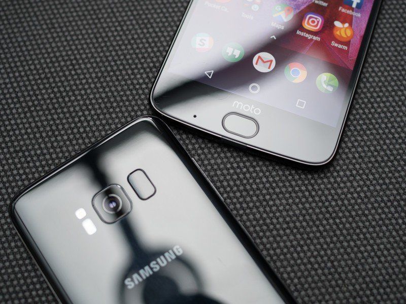 Moto Z2 Force vs. Galaxy S8