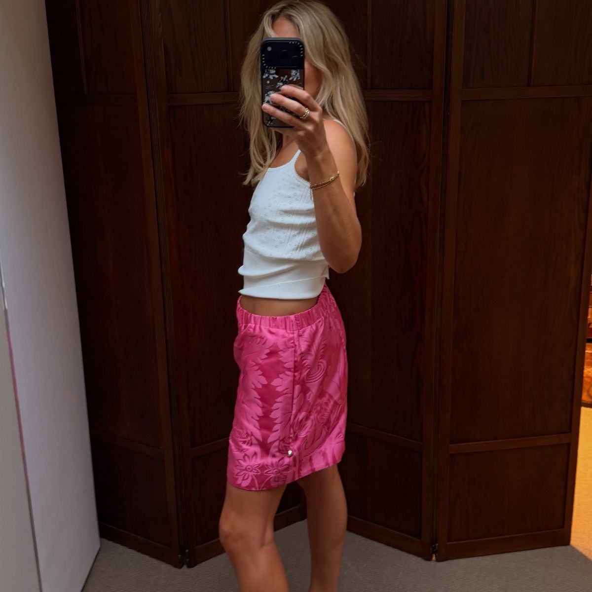 An image of @lucywilliams02 wearing a long shorts summer outfit. 