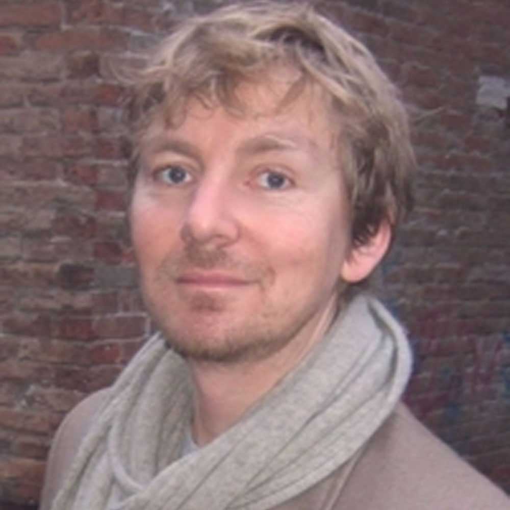 headshot of architect David Nossiter