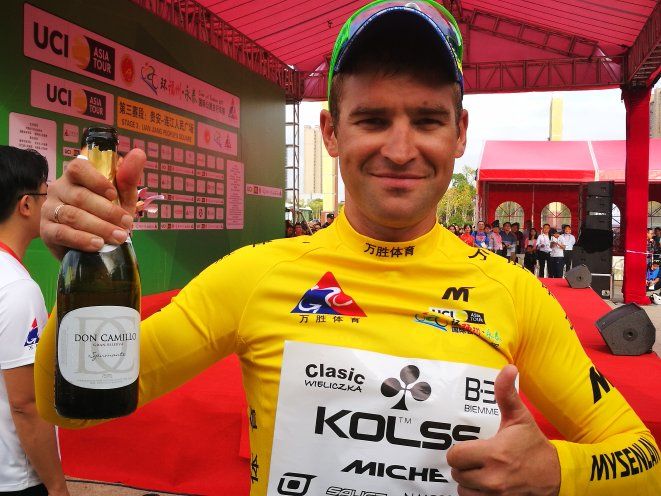 Thumbs up from race leader Mykhaylo Kononenko