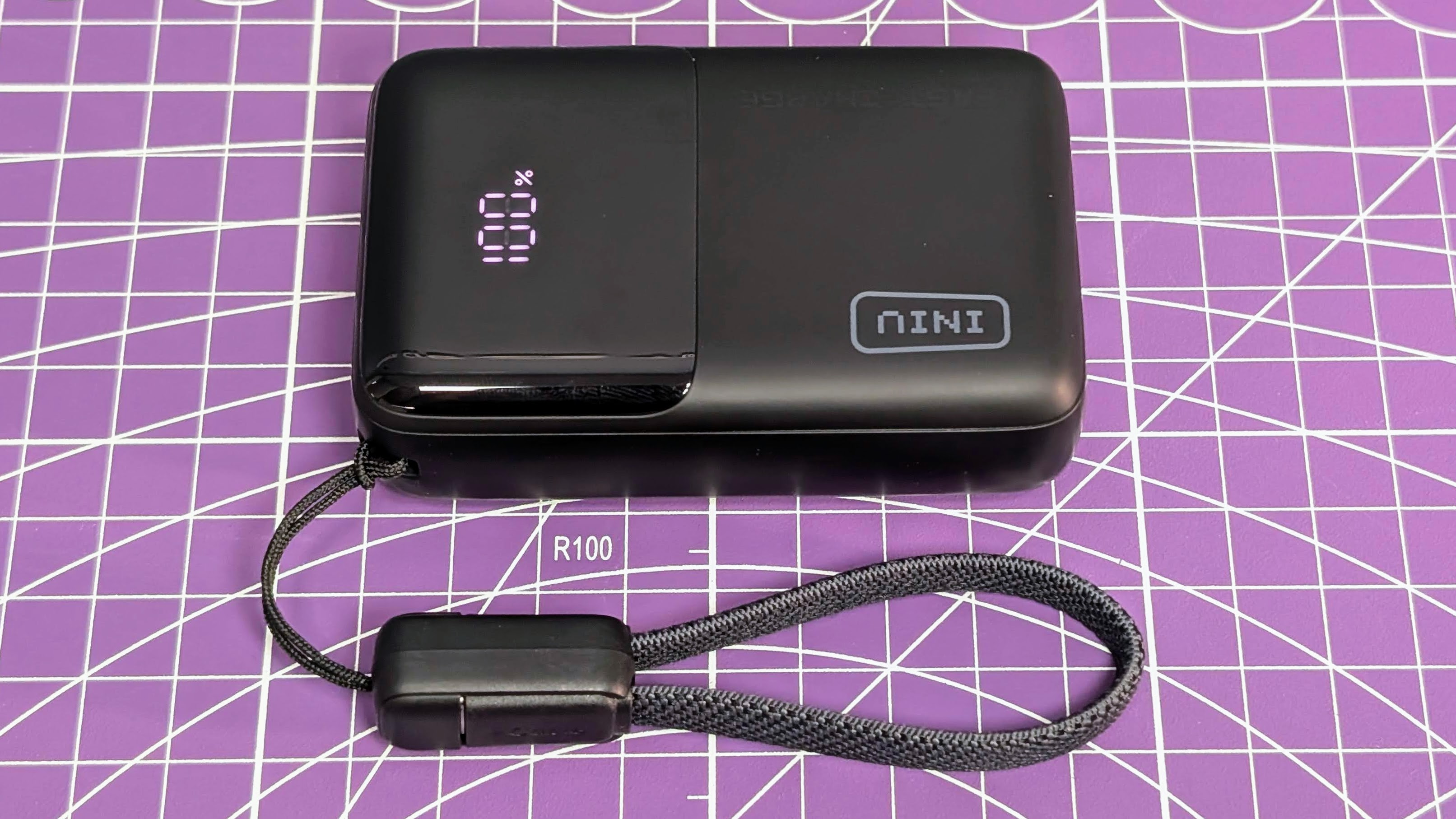 Iniu P50-E1 45W power bank from above