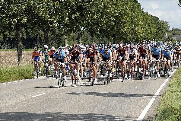 Team Columbia worked with Caisse d'Epargne to bring the break back.