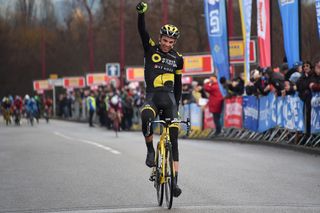 Lilian Calmejane wins stage 3 at Etoile de Besseges