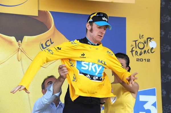 Bradley Wiggins suits up in the maillot jaune after stage 8