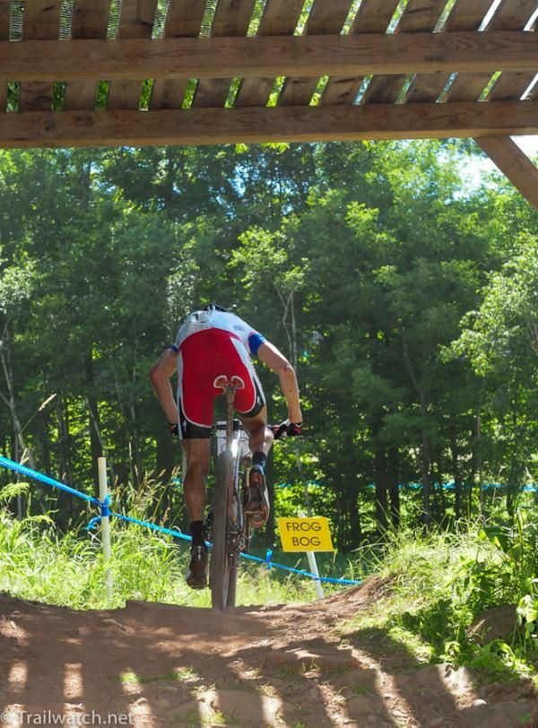 Jaroslav Kulhavy (Specialized) riding under one of the downhill flyovers