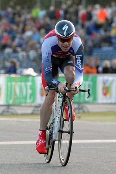 Cadel Evans (Silence-Lotto) in time trial mode.