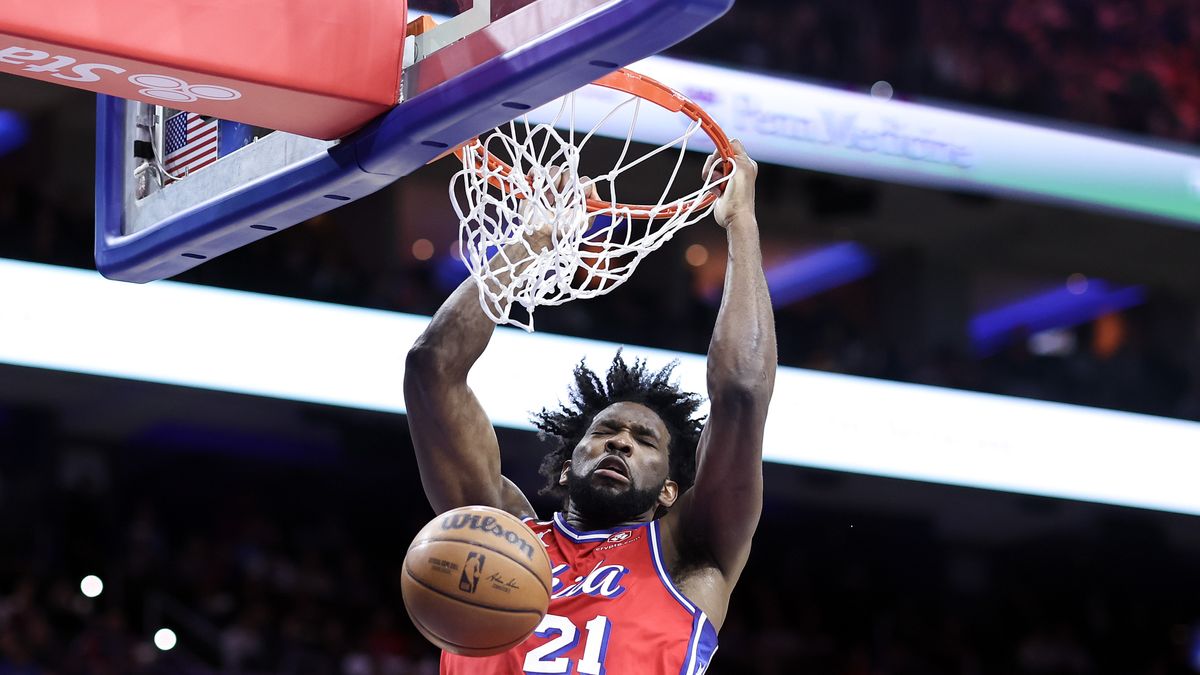 Philadelphia 76ers&#039; Joel Embiid dunks