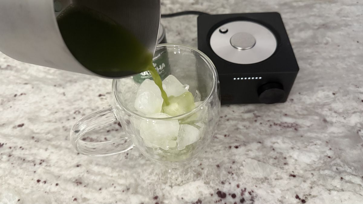 Terra Kaffe Aero making matcha