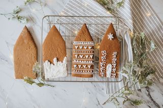 gingerbread houses decorated