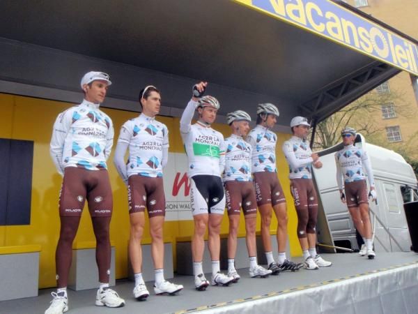 Ag2r-La Mondiale sign on