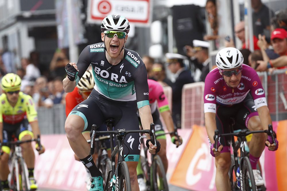 Sam Bennett (Bora-Hansgrohe) wins stage 7 at the Giro d'Italia