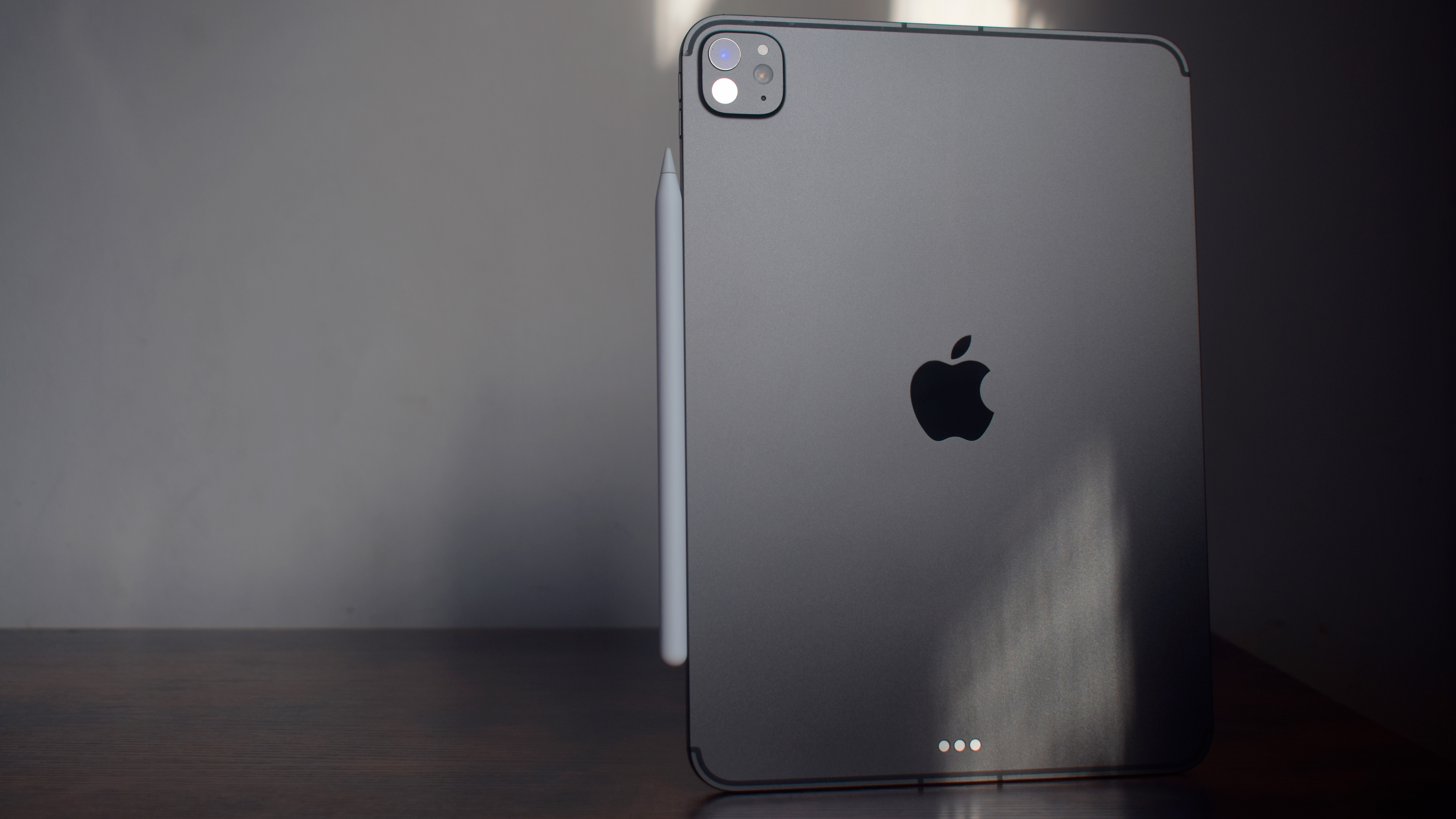 Apple M5 iPad Pro on a desk