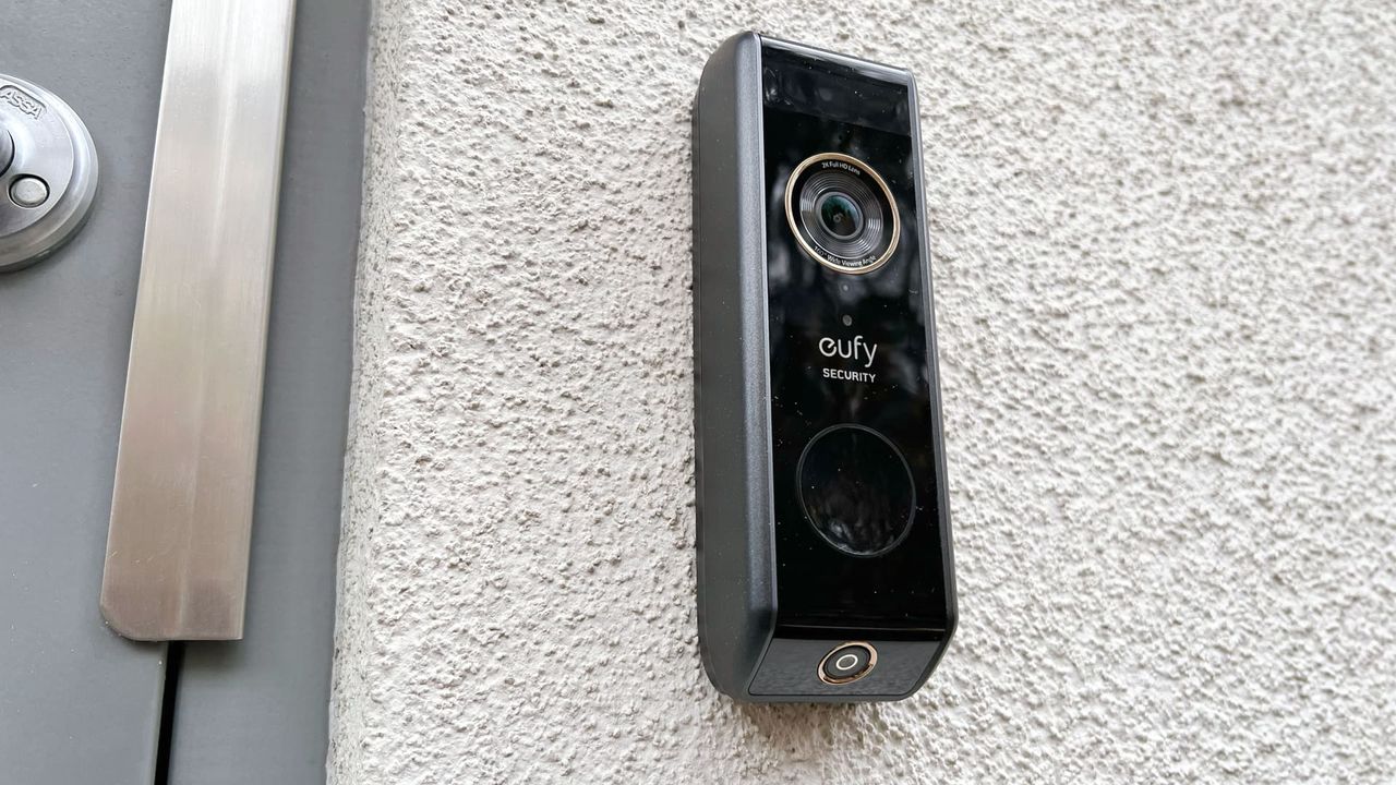 Eufy Video Doorbell Dual har tv&aring; kameror