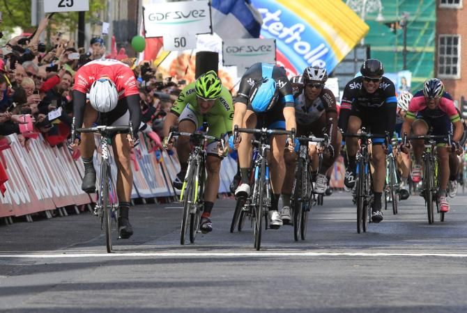 Marcel Kittel (Giant Shimano) edges out Swift and Viviani