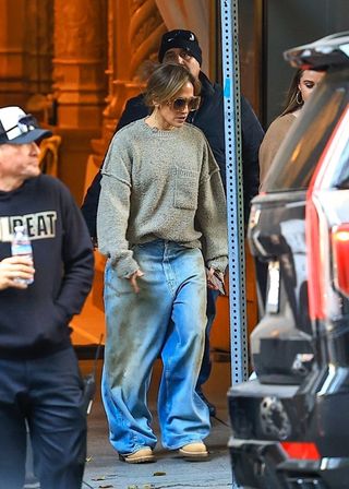 Jennifer Lopez wears Timberlands while filming a new movie in Los Angeles.