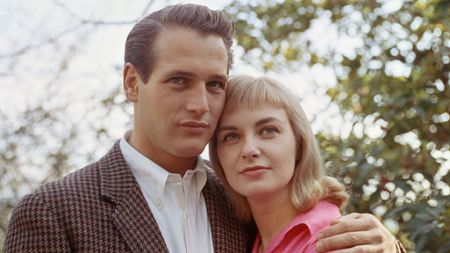 joanne woodward and paul newman outside in the 70s