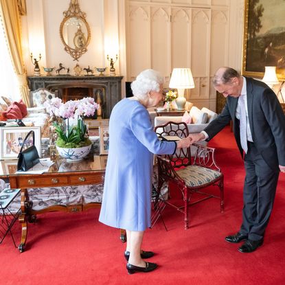 queen elizabeth, royal grandkids