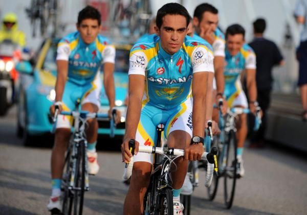 Alberto Contador leads the Astana squad to be presented.