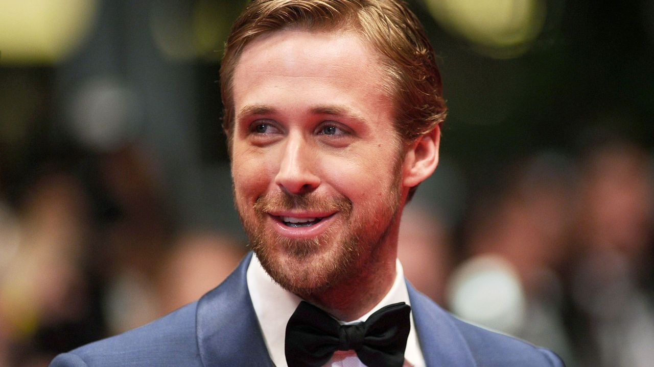 Hair, Face, Facial hair, Facial expression, Bow tie, Beard, Suit, Tie, Eyebrow, Hairstyle, 