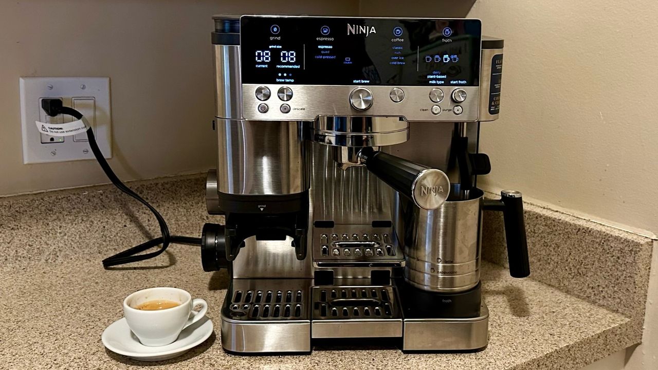 Front of Ninja Luxe Caf&eacute; coffee maker