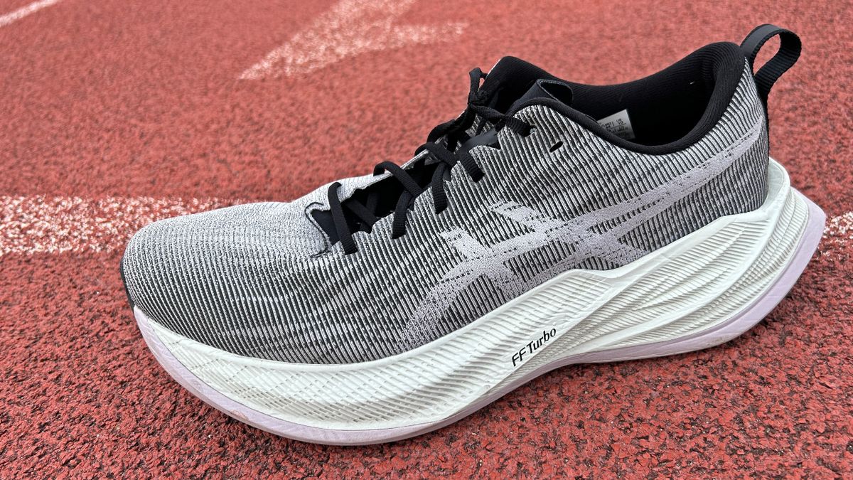 Asics Superblast Review | Coach