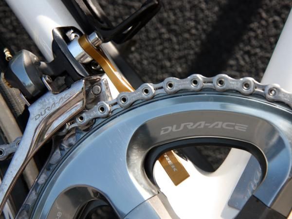 AceCo provided Leopard Trek with custom etched and anodized K-Edge chain watchers. You can just see the 'Trek' logo peeking out behind the chainring.