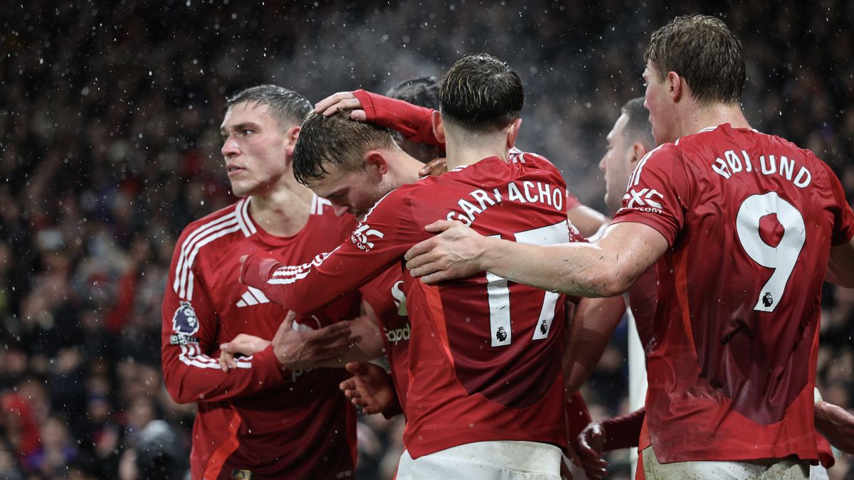 Matthijis de Ligt of Manchester United celebrates with his team mates after scoring a goal to make it 2-1 during the Premier League match between Manchester United FC and Ipswich Town FC.