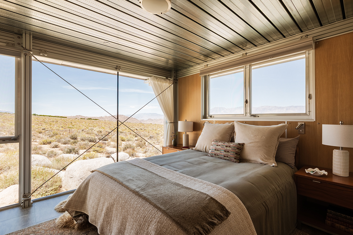 views of Linda Taalman house, a modernist prefab house in the california desert